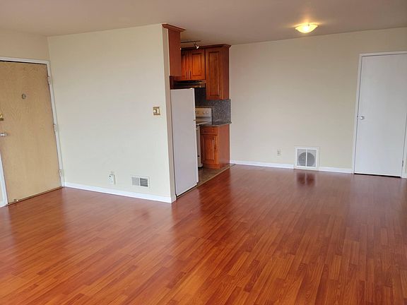 5th image of 40 Parkridge Dr APT 5