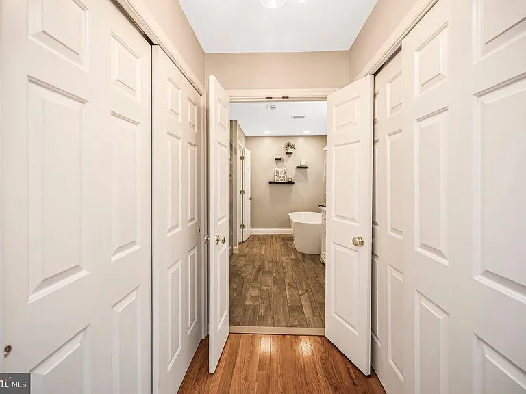 15385 Windsong Ln — Photo 30