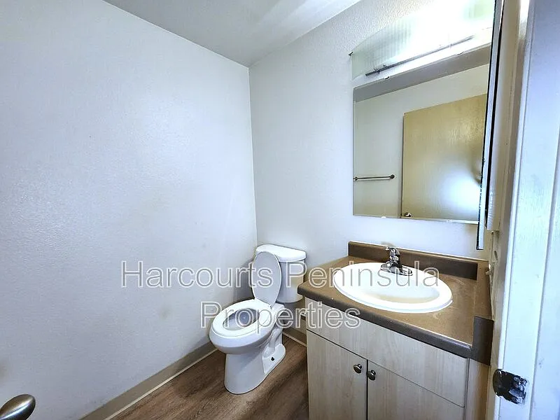 3 bed, 1.5 bath, 1146 sqft, $2,050 — Photo 4
