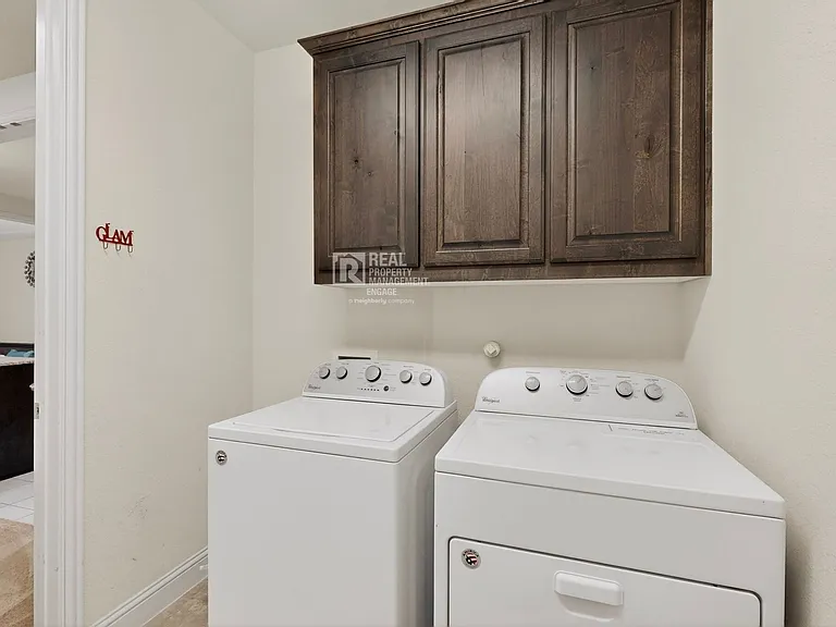 151 Darian Dr — Photo 50