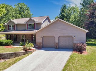 2915 E Milky Way Ct, Green Bay, WI 54313