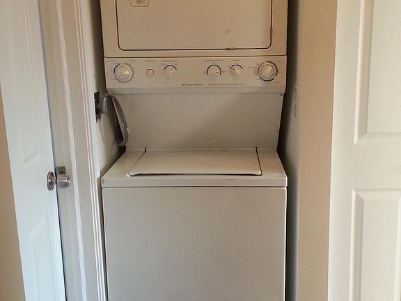 2nd image of 6420 N Hamilton Ave APT 1D