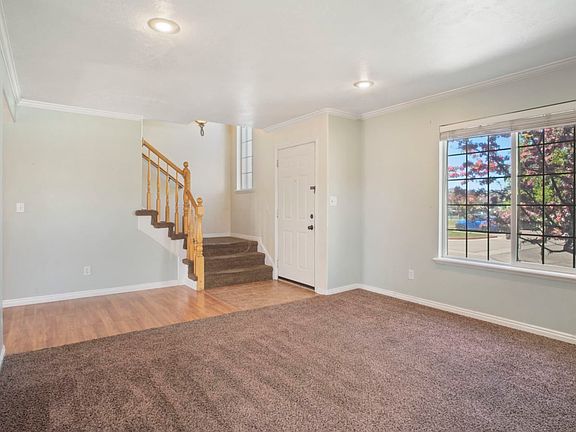 5th image of 2253 W Davenshire Ln