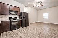 5 bed, 2.0 bath, 1800 sqft, $2,150 — Photo 2