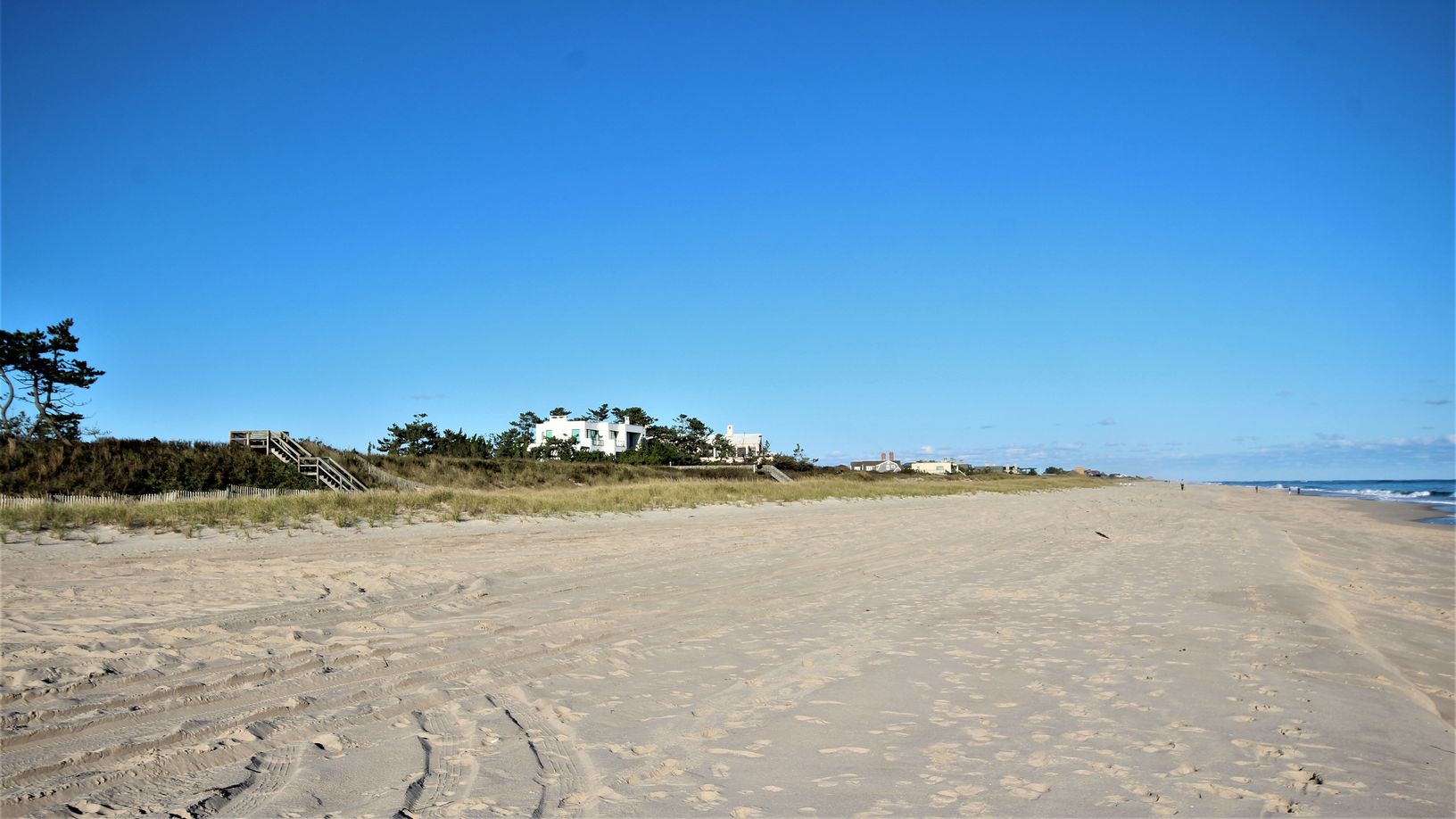  Village Beach