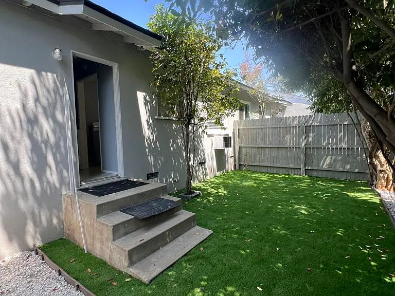 253 E Center St — Photo 15