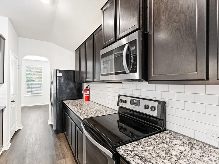 7451 Hercules Point — Photo 8