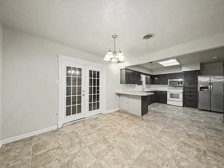 307 Oak St — Photo 6