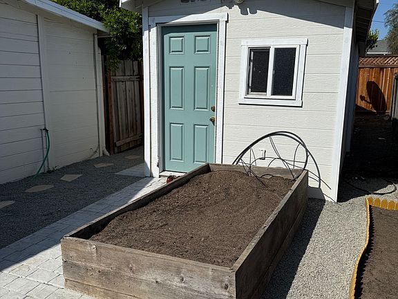 4th image of 10201 Alhambra Ave