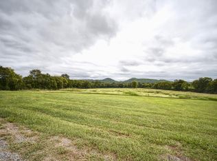 900 Friendship Hollow Ln, Hartsville, TN 37074