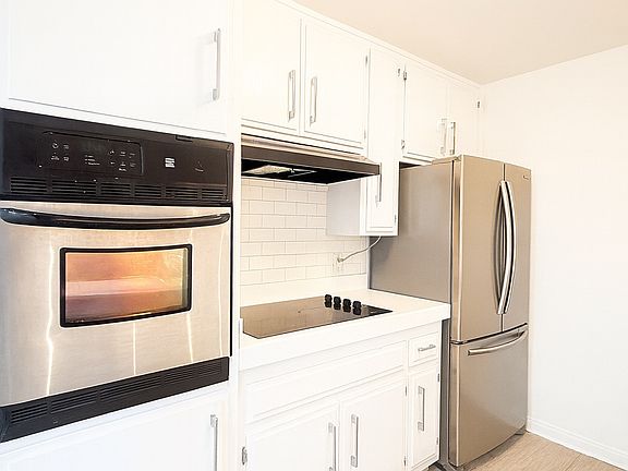 3rd image of 1023 Hancock Ave APT 212