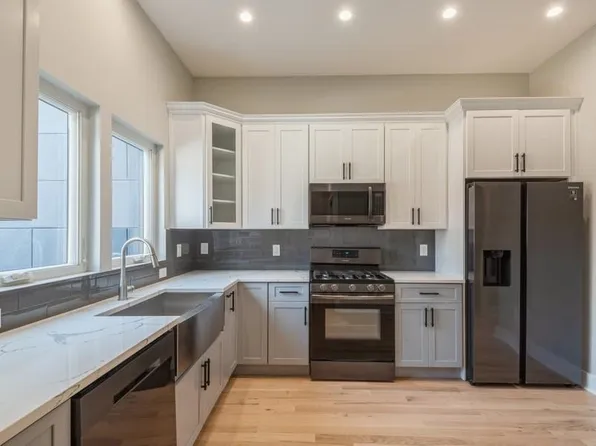 5518 Kennedy Boulevard image 1 of 22