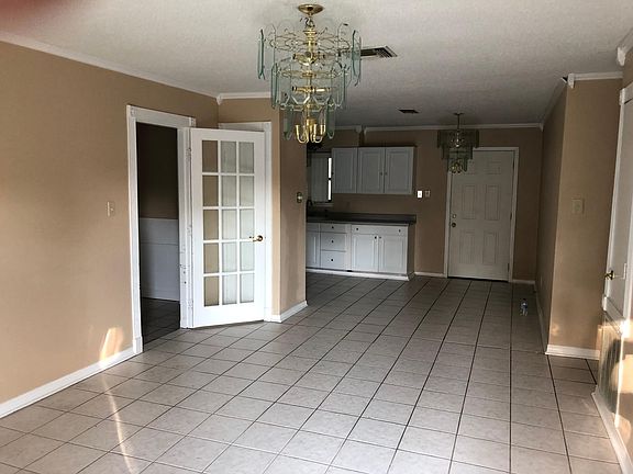 3rd image of 412 Marvin Gdns