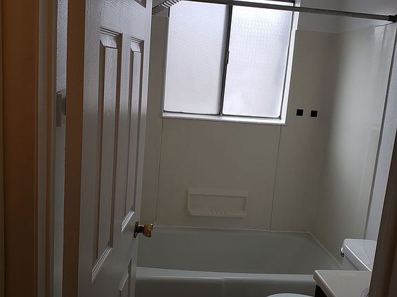 4th image of 473 S State St APT 323