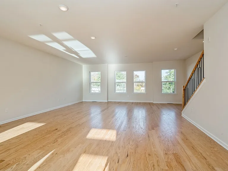 103 Vaughn Dr — Photo 30