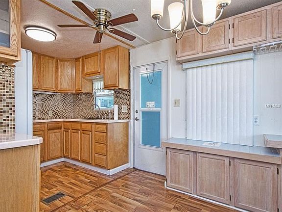 3rd image of 34 Cocos Plumosa Dr
