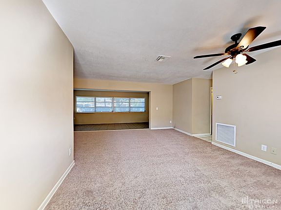 3rd image of 1542 Linwood Dr