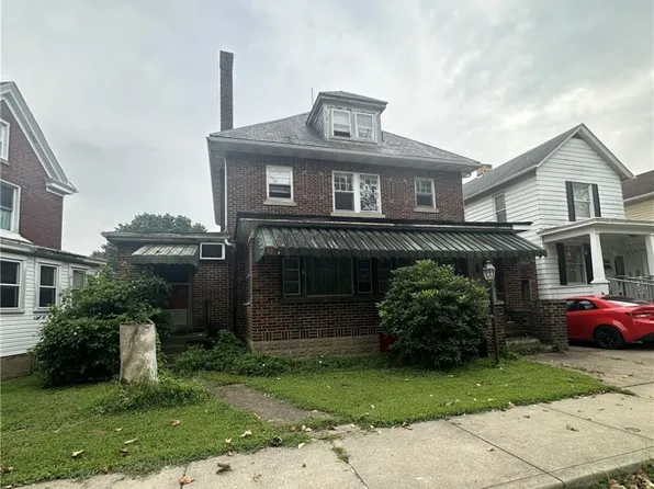 697 Fairview Ave, Irwin, PA 15642