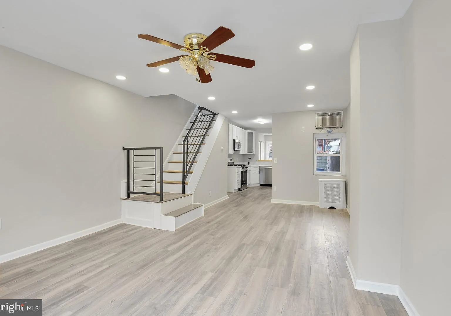 3 bed, 1400 sqft, $2,095 — Photo 3