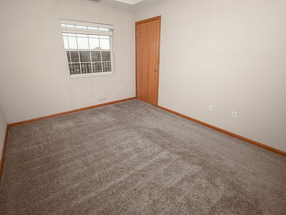 5th image of 633 Main St NW APT 415