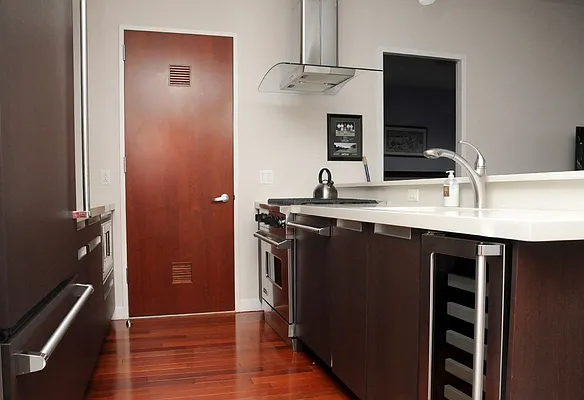 Sold by Manhattan Modern | media 5