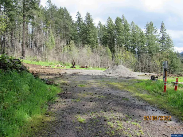 102 Kimberly Pl, Gates, OR 97346