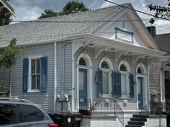2nd image of 3221 Dumaine St