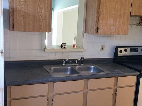 2nd image of 1823 Horne Ave