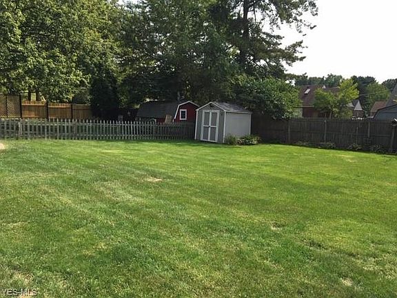 4th image of 720 34th St NE