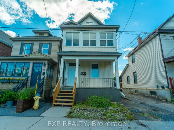 92 Norman St #2, Ottawa, ON K1S 3K6