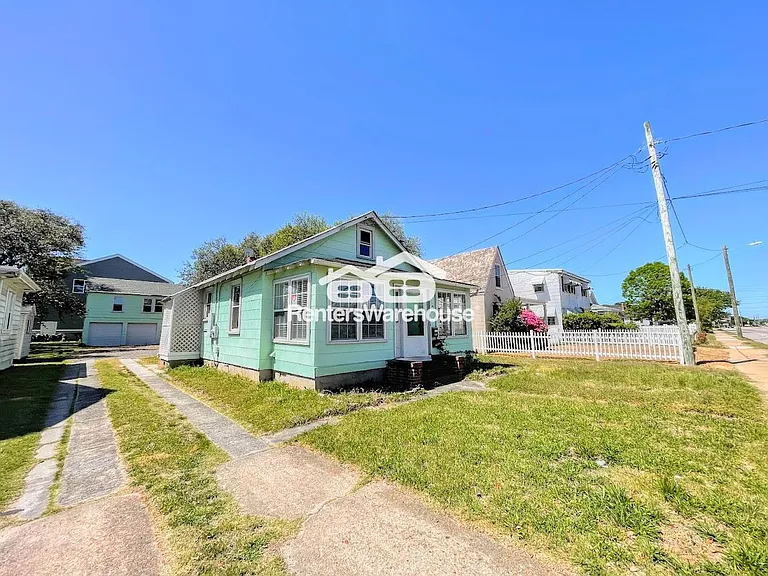 2235 E Ocean View Ave — Photo 2