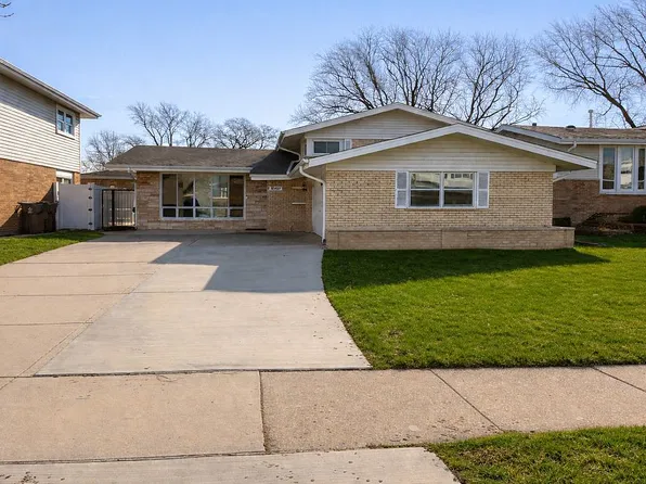 10421 Georgia Ln, Oak Lawn, IL 60453