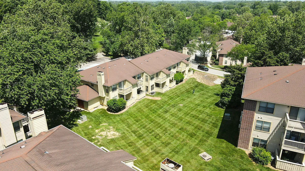 Building Photo - Lago Vista Apartments