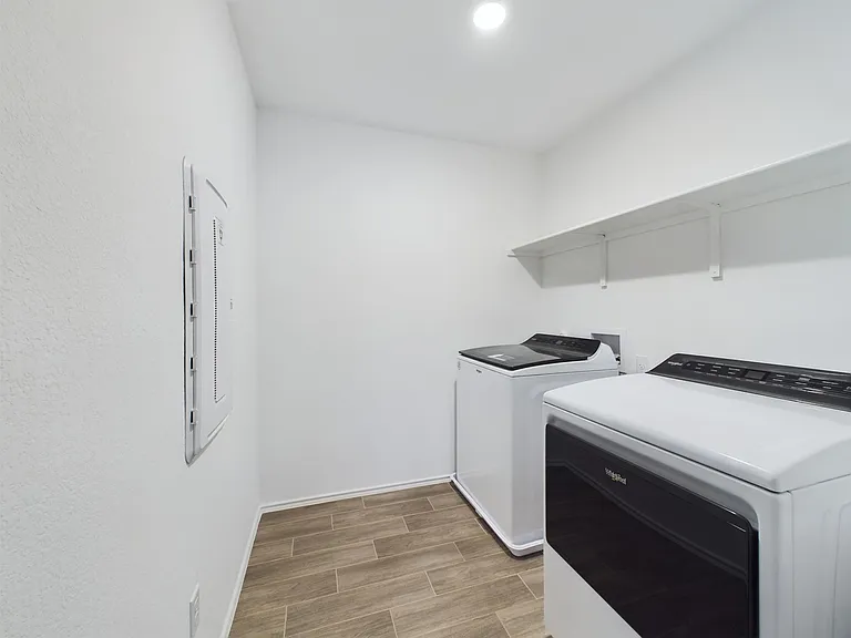 437 Pickrell Loop — Photo 13
