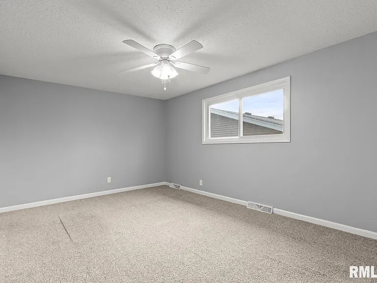 2020 W Glen Ave — Photo 13