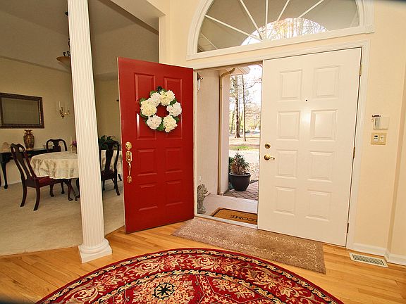 3rd image of 410 Michael Ct