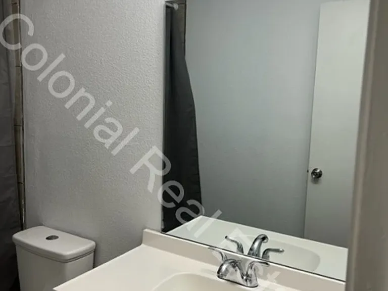 1525 N Reid St — Photo 6