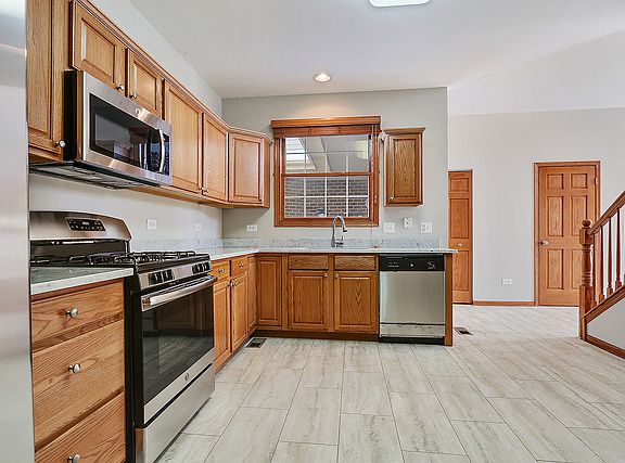 5th image of 13306 Greenleaf Ct