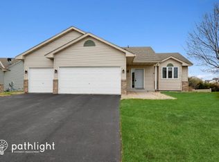 9708 Park Place Dr, Monticello, MN 55362