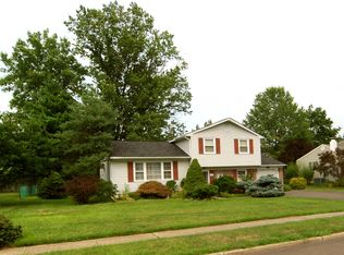 1547 Wheatfield Ln, Warminster, PA 18974