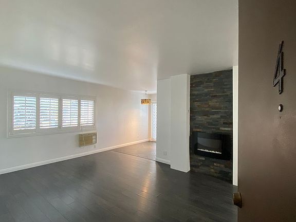 4th image of 392 Coronado Ave APT 4