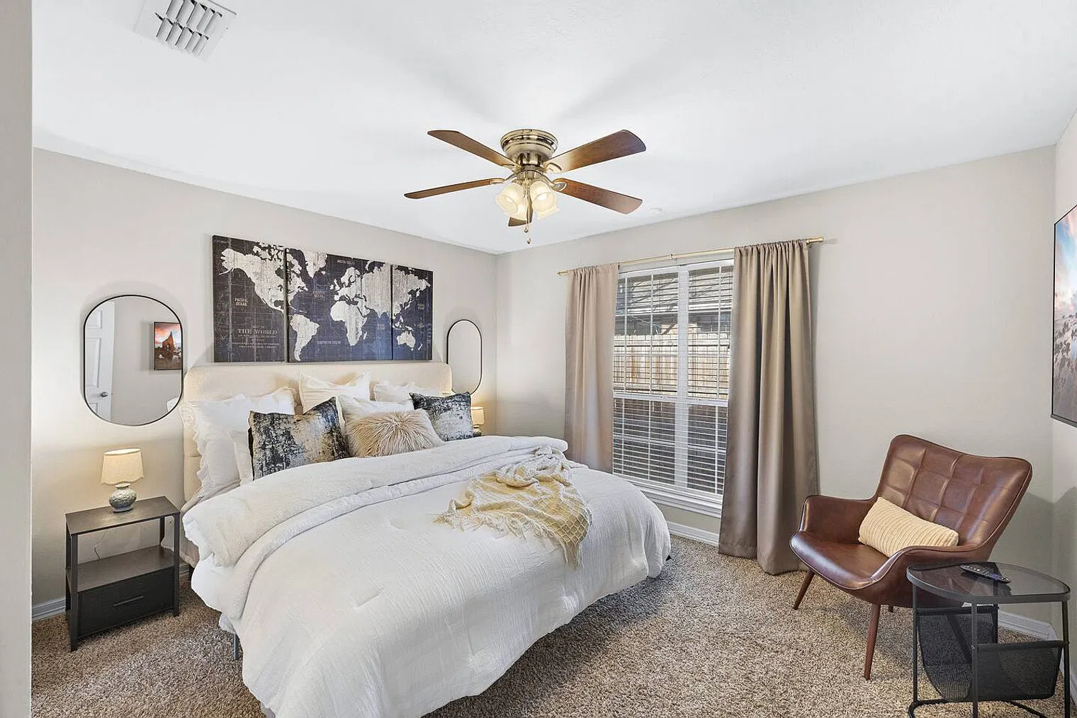 2 bed, 1.5 bath, $4,861 — Photo 2