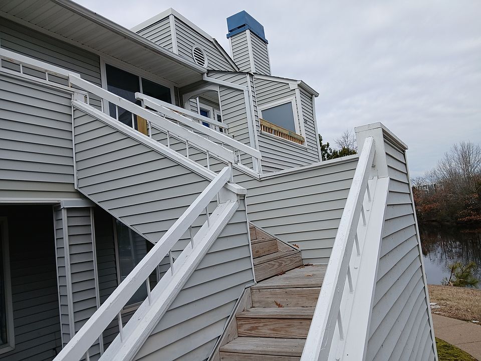 1st image of 462 Babbling Brook Dr #462