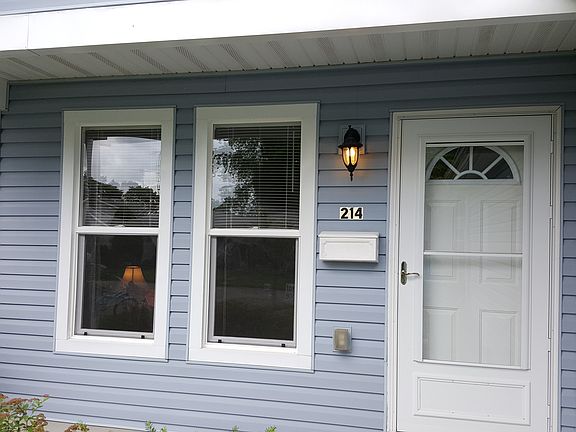 3rd image of 214 Freeman Ave.