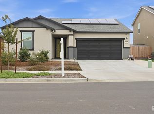 1457 S Tropics Pl, Hanford, CA 93230