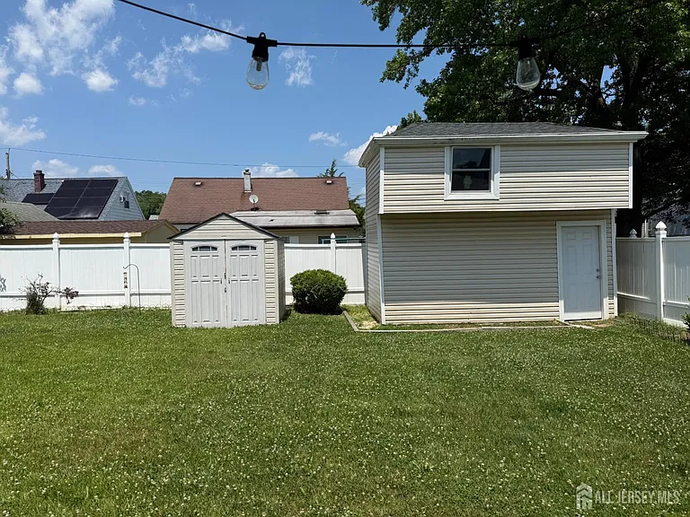 45 W Iselin Pkwy — Photo 2