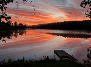 909 N Brookfield Rd #W, Oakham, MA 01068