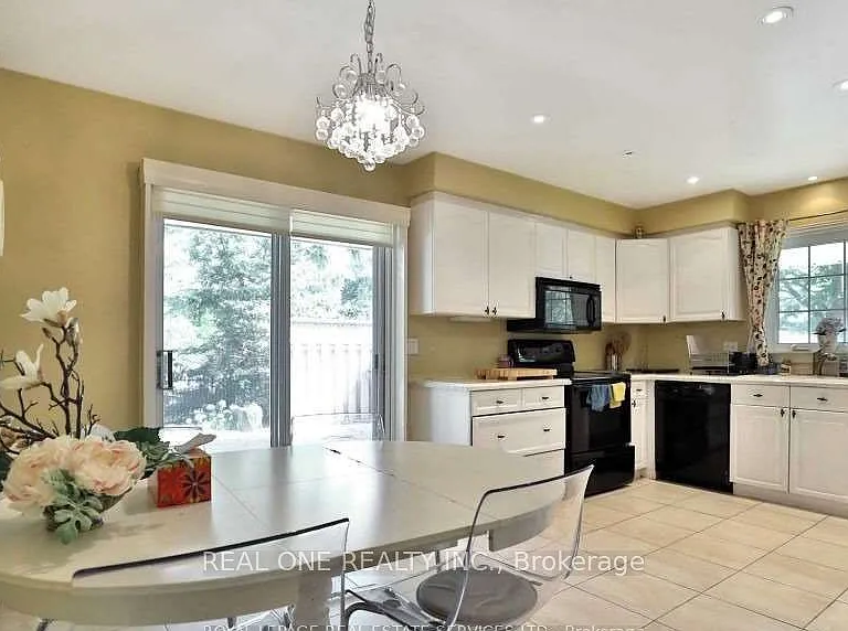 236 Ash Tree Way — Photo 10