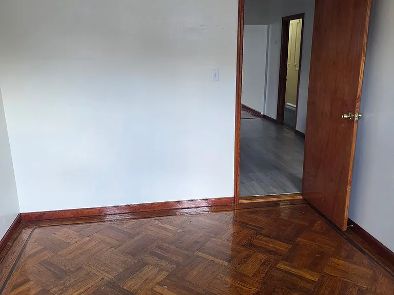 48 Louisa St #2 — Photo 3