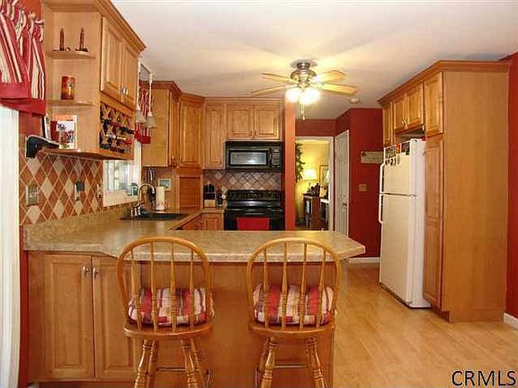 3rd image of 15 Gleneagles Blvd
